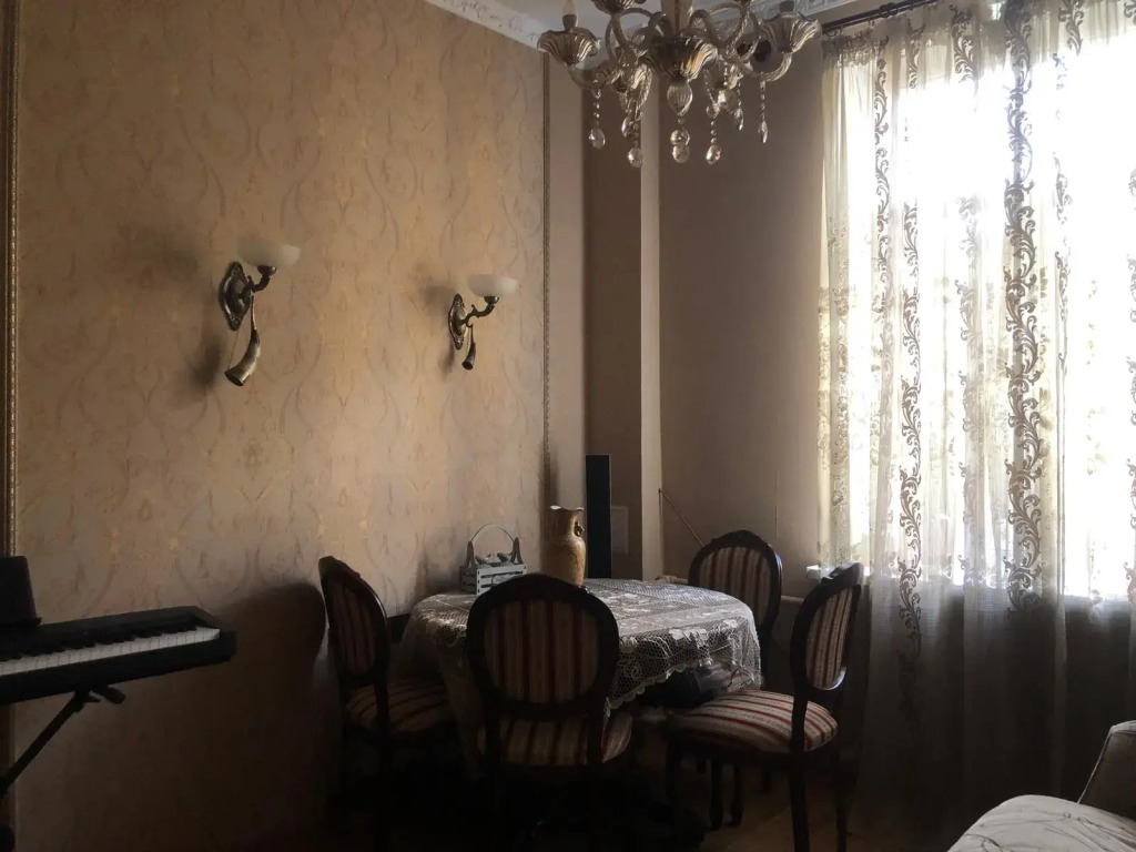 Квартира в историческом центре города с видом на набережную