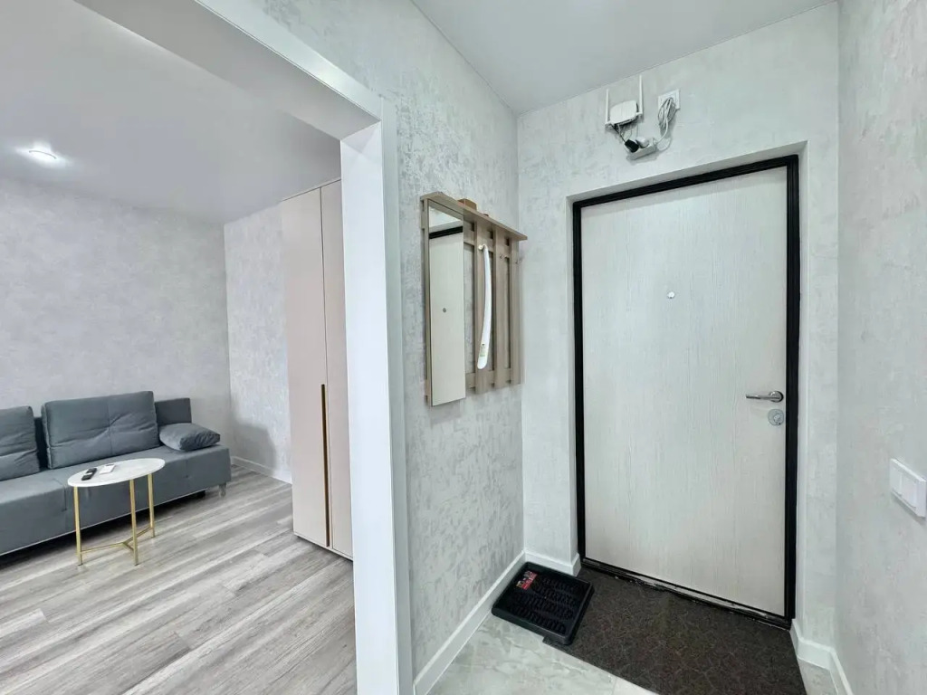 Квартира LikeHome на Братьев Хусаиновых 6
