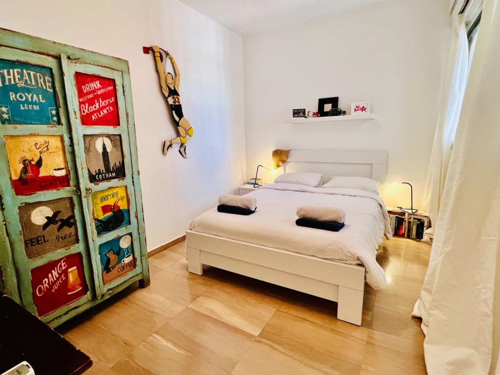 Апартаменты Elegant Apt with Balcony & Sea View by FeelHome