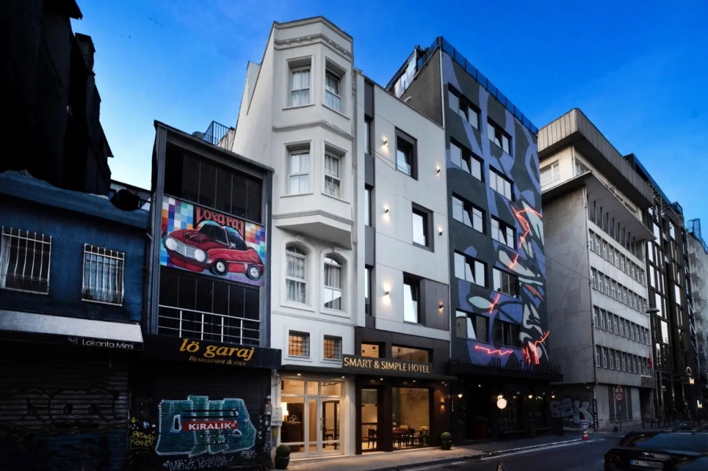 Smart and Simple Hotel Karakoy
