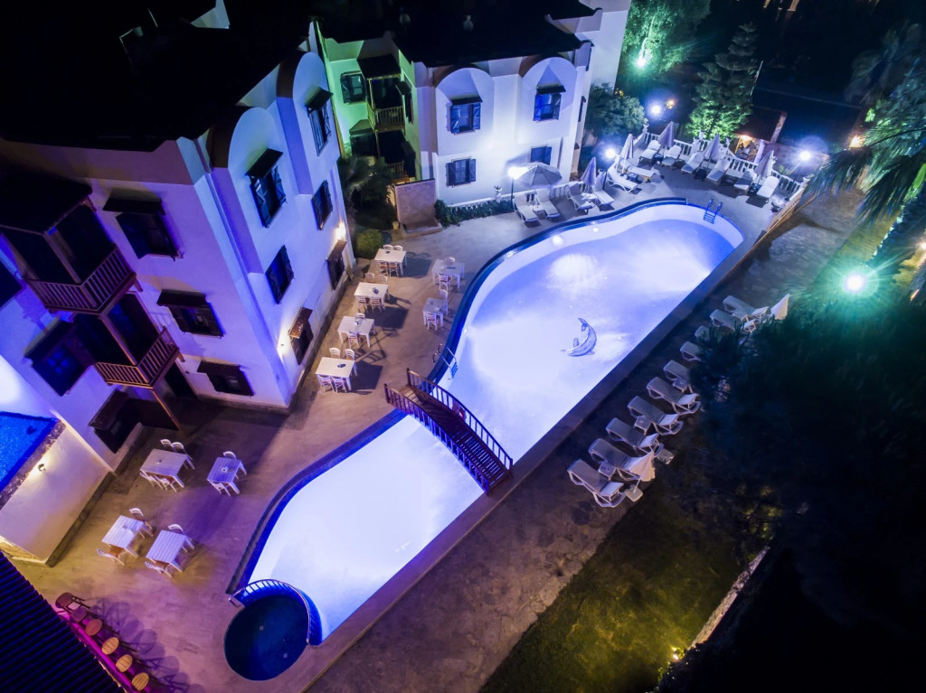 Mira Suites
