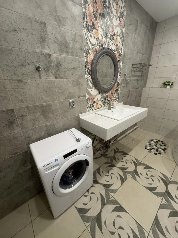 Апартаменты пятикомнатные в таунхаусе на Банном