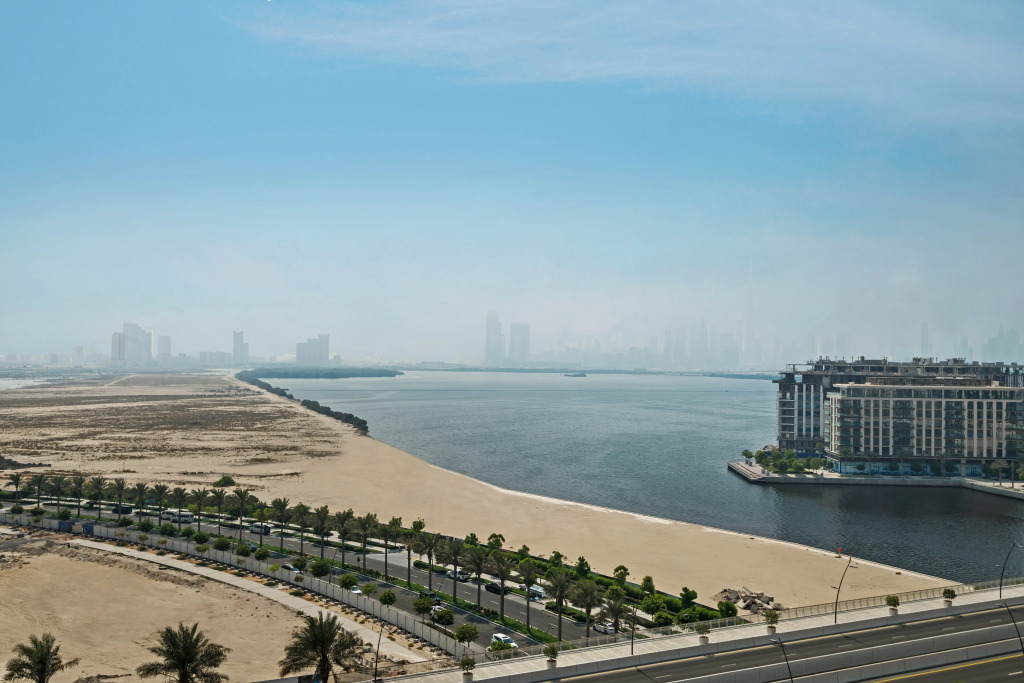 Апартаменты Lagoon Charm Luxurious Waterfront Living