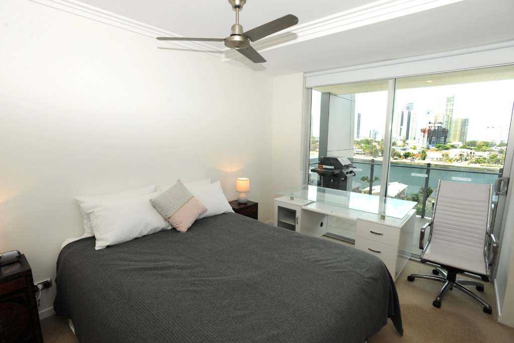 Апартаменты Surfers Paradise Three Bedroom With Pool and Spa Access