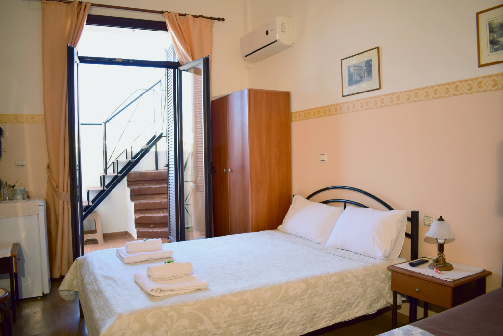 Stoa Rooms