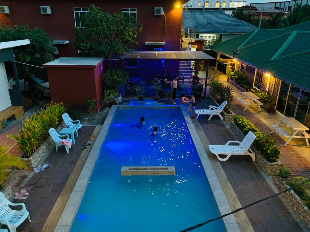 DLima Beach Inn