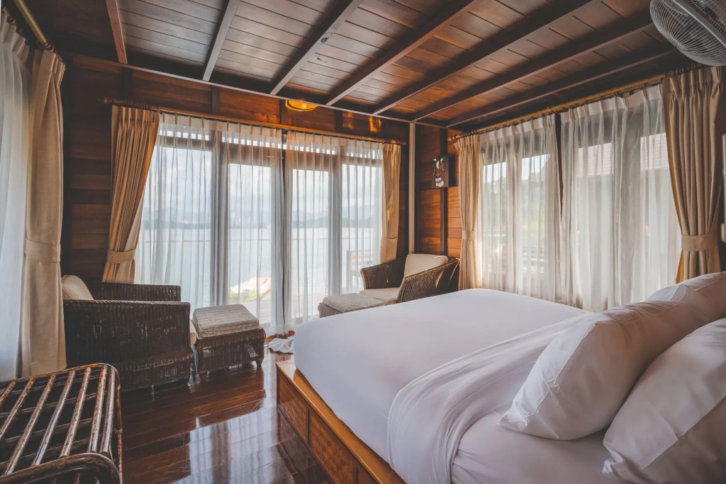 500 Rai Floating Resort