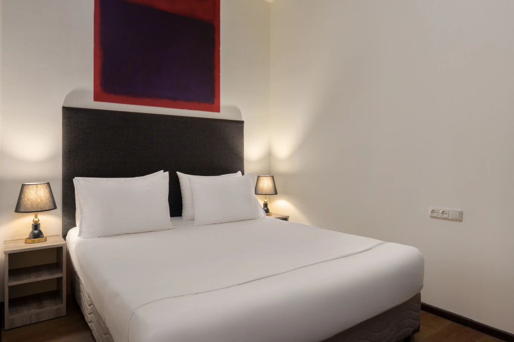 Elysium Gallery Hotel