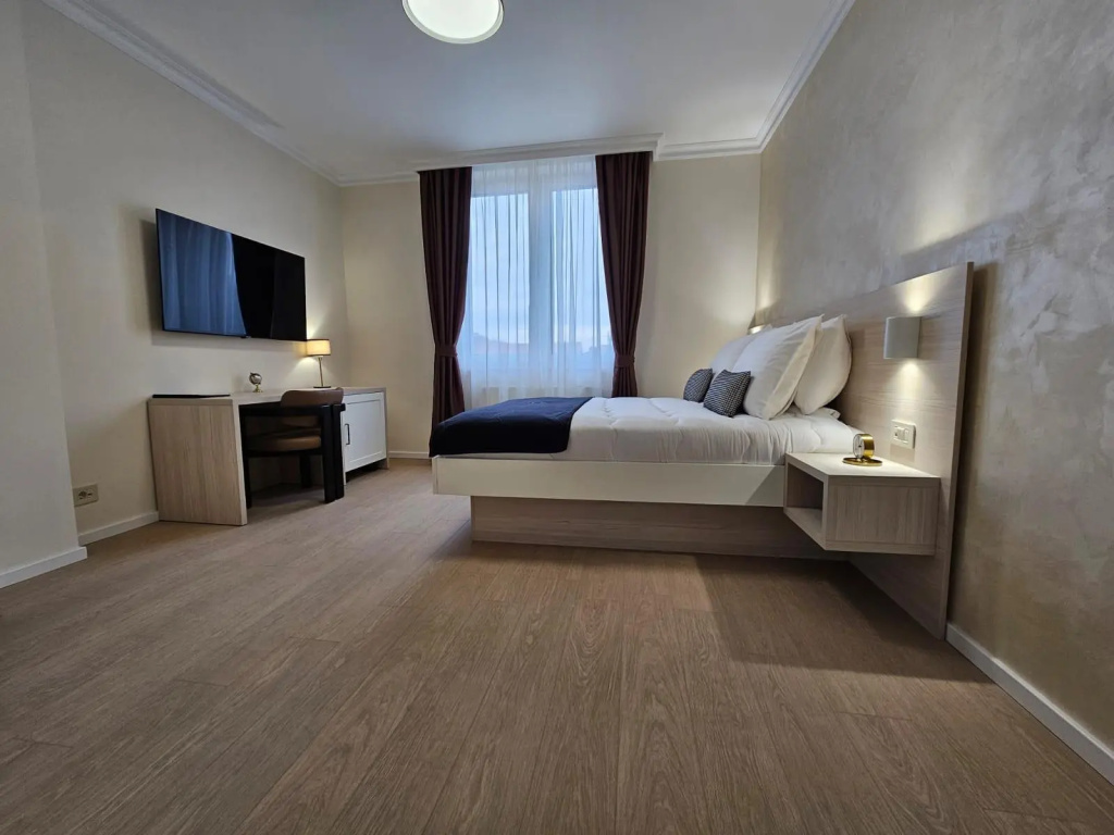 Nobel West Hotel