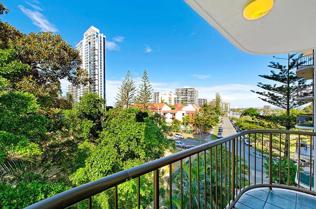 Апартаменты Holiday Resort in Surfers Paradise with City View