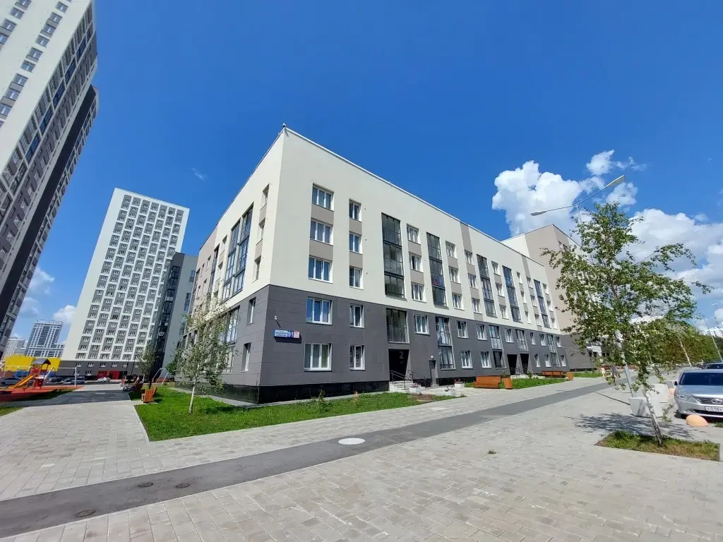 Три квартиры на Сахарова 2