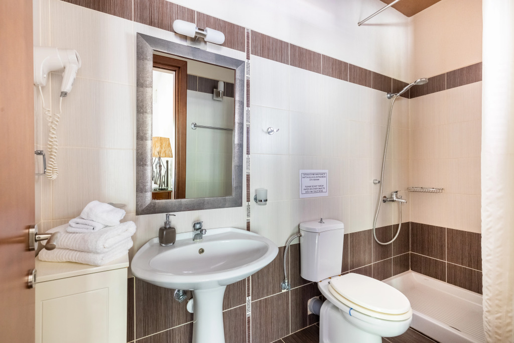 Luxury Villa with Private Pool in Skopelos, Spacious & Private, Villa Amaryllis By Kardous