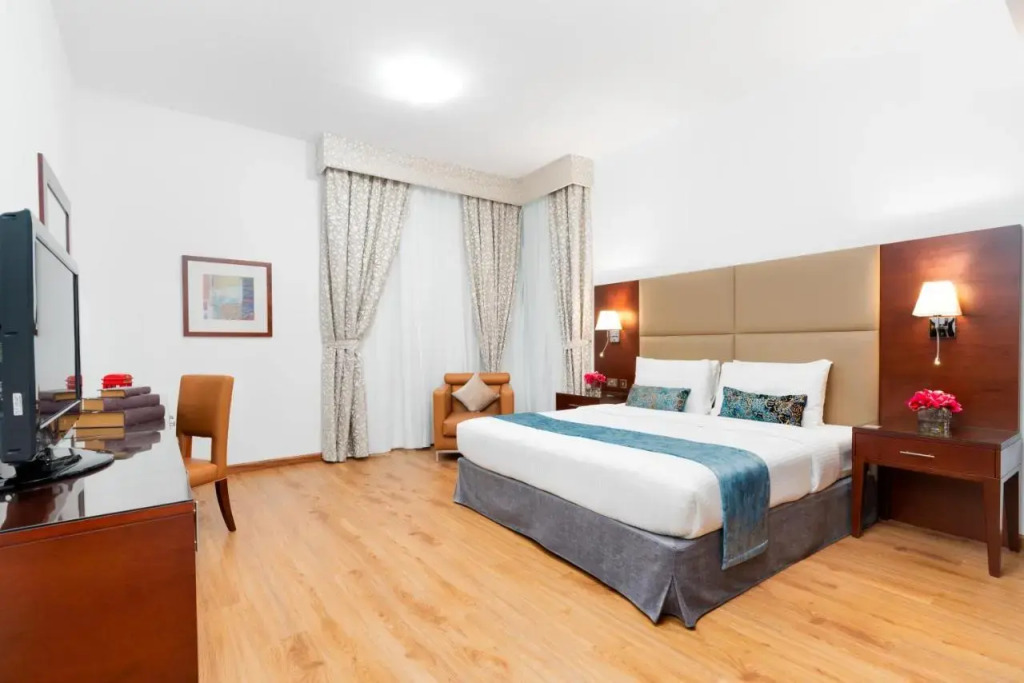 Golden Sands Hotel & Residences