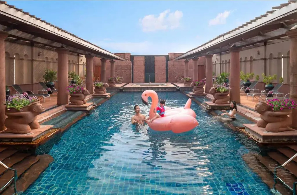 Отель Crowne Plaza Bangkok Lumpini Park by IHG