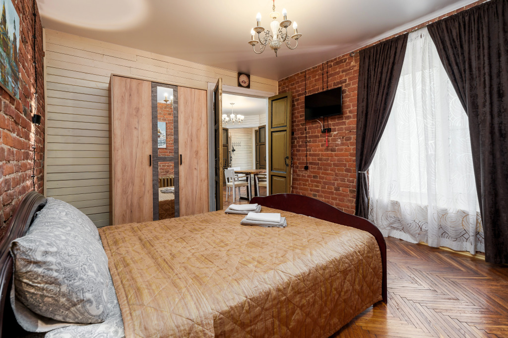 Апартаменты SREDNYAYA PODYACHESKAYA 6 APARTMENTS Просторные трехкомнатные апартаменты Park Lane Inn для 3-х взрослых