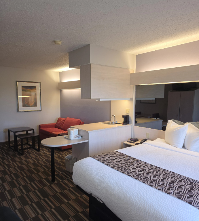 Отель Microtel Inn Suites by Wyndham Claremore
