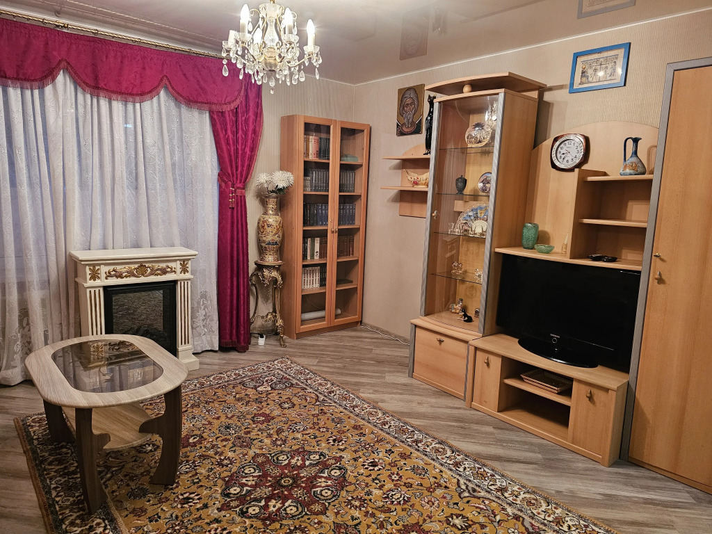 Квартира Двухкомнатная с КАМИНОМ на Набережной