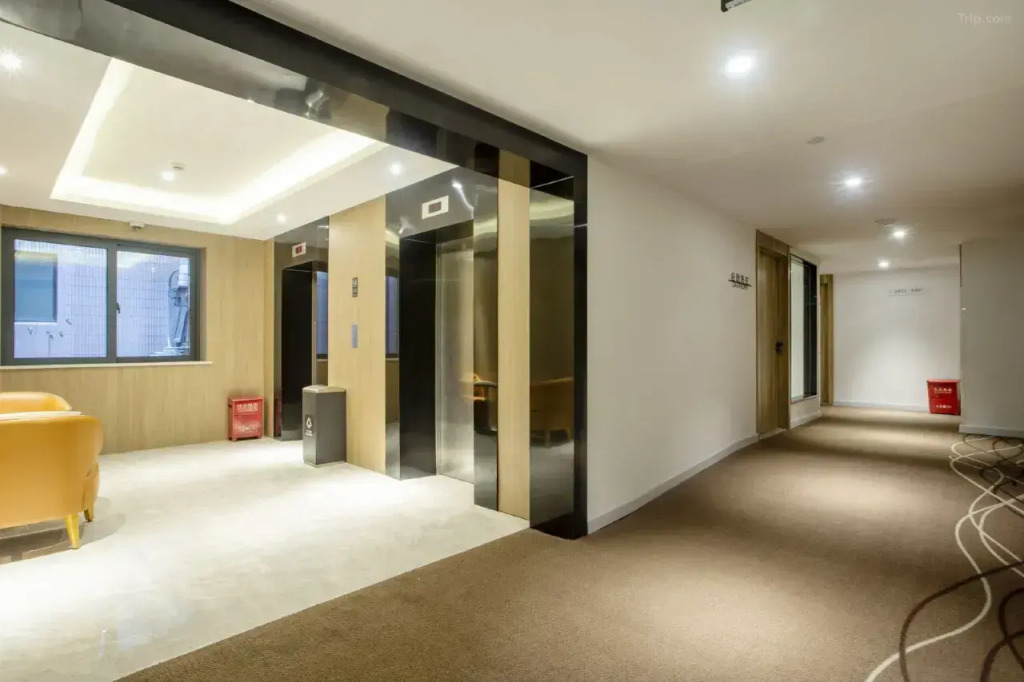 Отель HanTing Premium Shanghai Zhongshan Park Yan'an Road