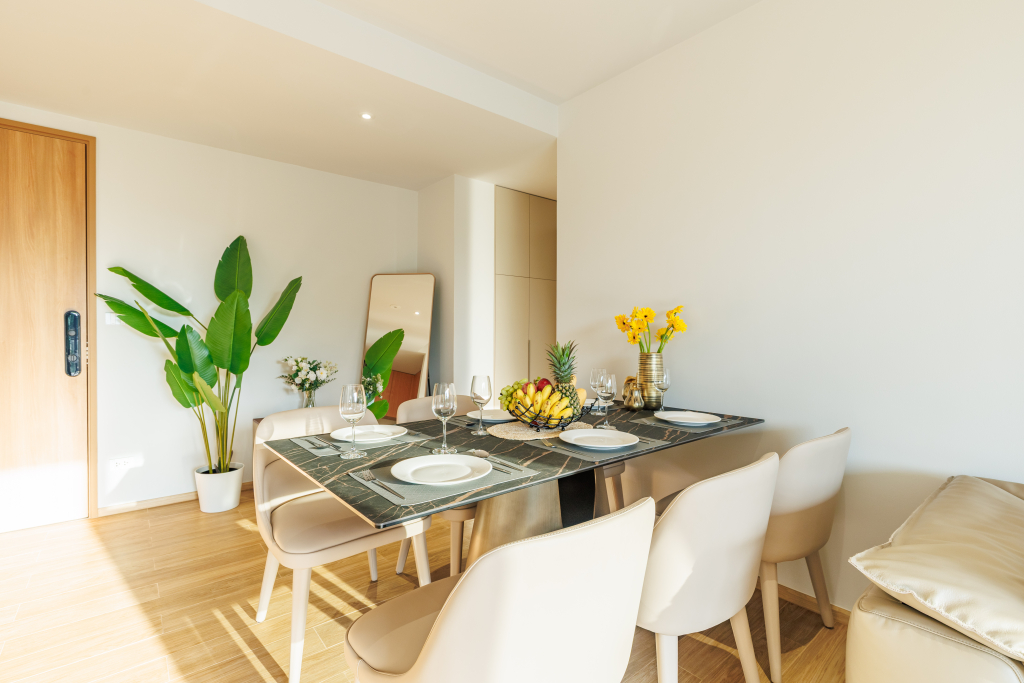 Апартаменты Luxurious 3bd near beachside