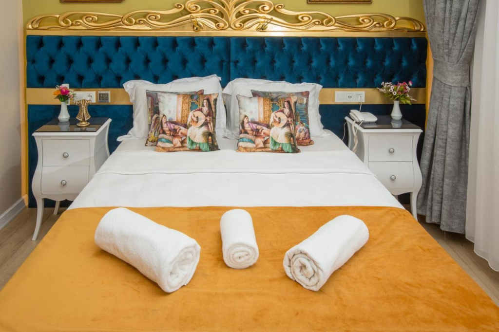 Atlantis Royal Hotel