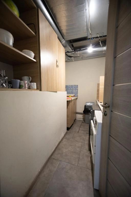 Kenut Metro Hostel