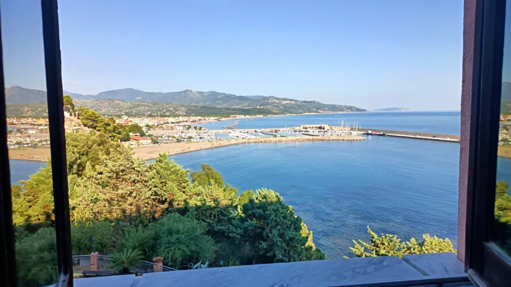 Отель Hydra Club Hotel e Village