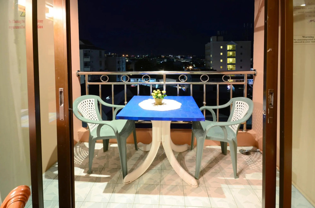Thipurai City Hotel