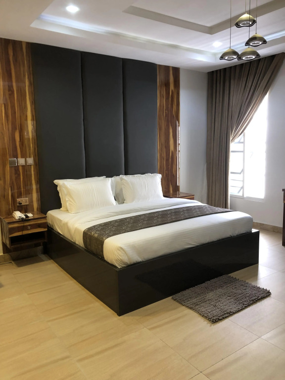 Отель De James Hotels and Suites