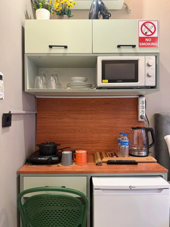 Апартаменты Warm cozy studio near the metro station