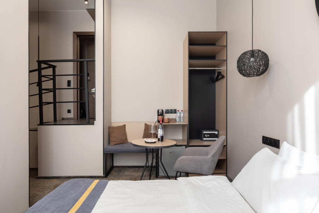 Tesla Hotel