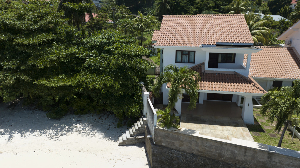Ocean View Villa - Beauvallon Villas
