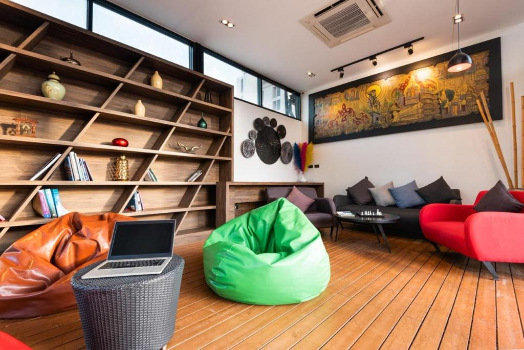 RakYim Siam - Sukhumvit 15