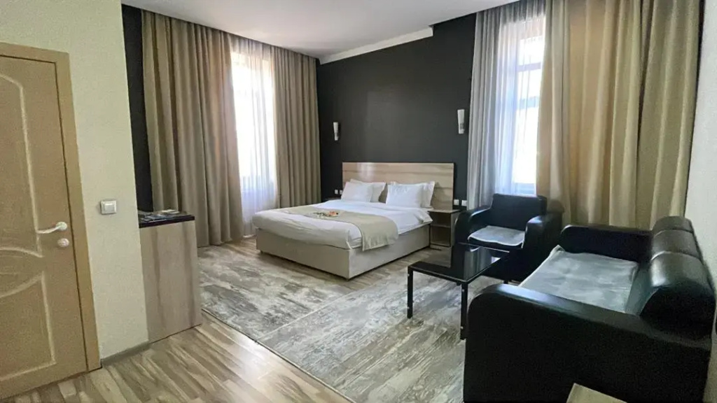 LEVEL Hotel