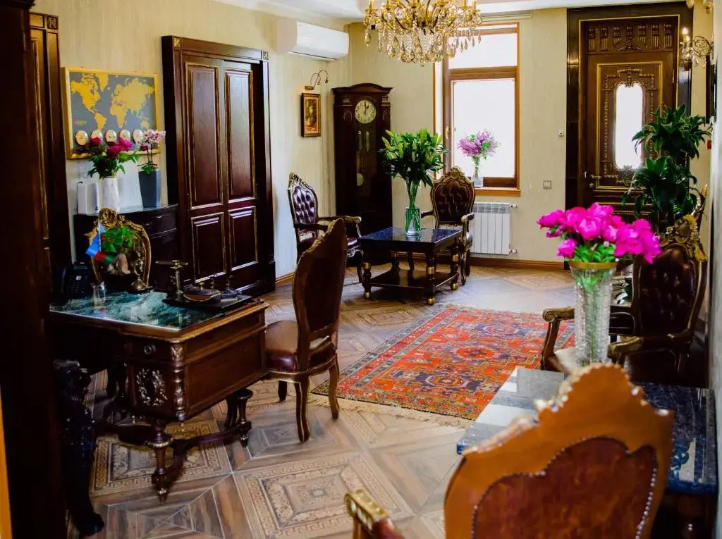 Royal Antique Boutique Hotel