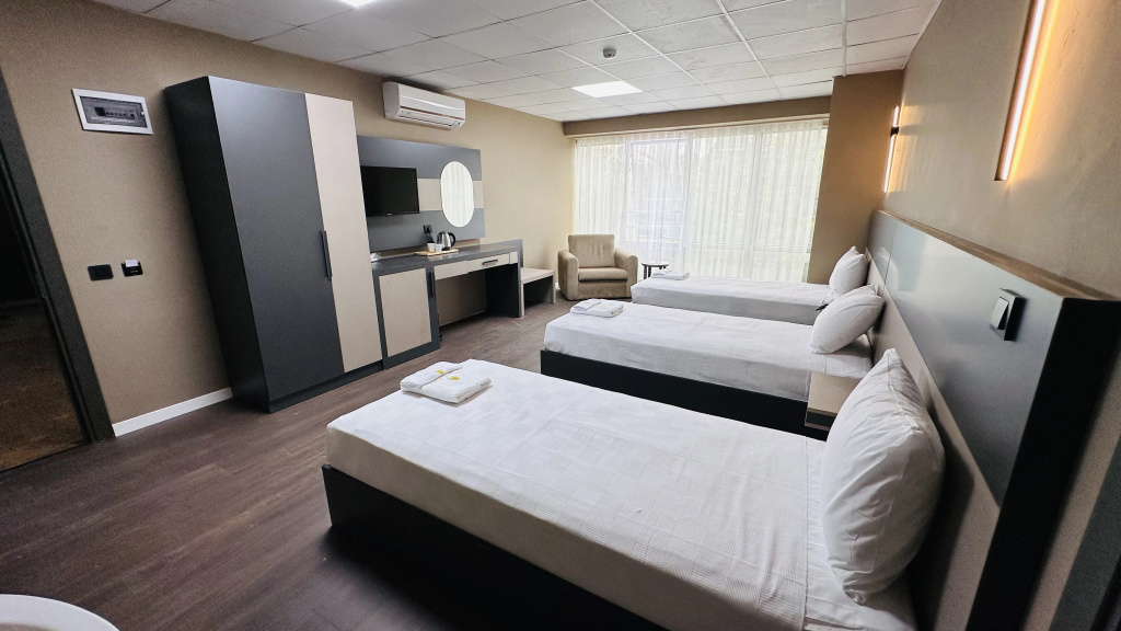 Esse Joven Hotel