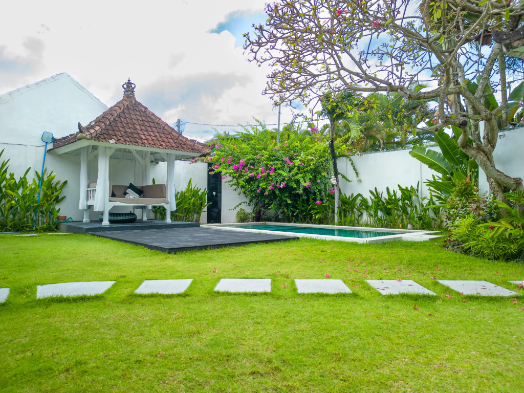 Curves Bali Villa