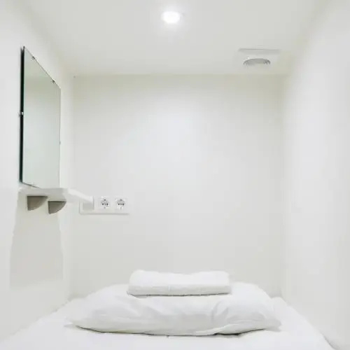 CUBE Capsule Hotel Куб Капсульный отель