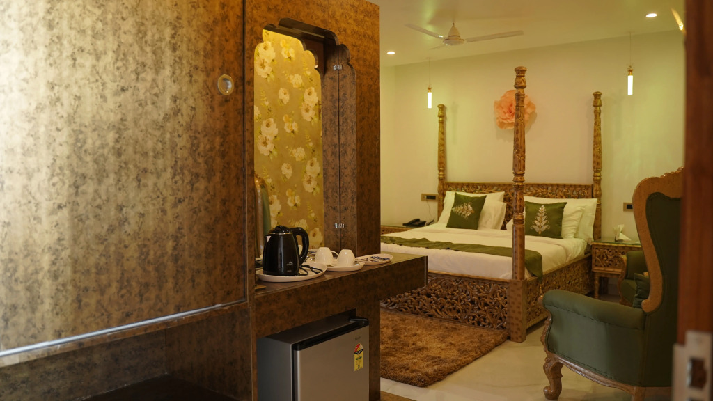 Hotel Saheb's Castle - Best Mountain View & Jacuzzi Suites, McLeodganj
