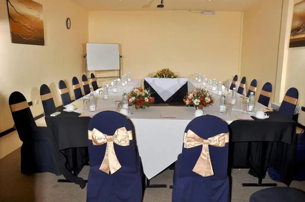 Отель Ramada by Wyndham Katunayake Colombo International Airport