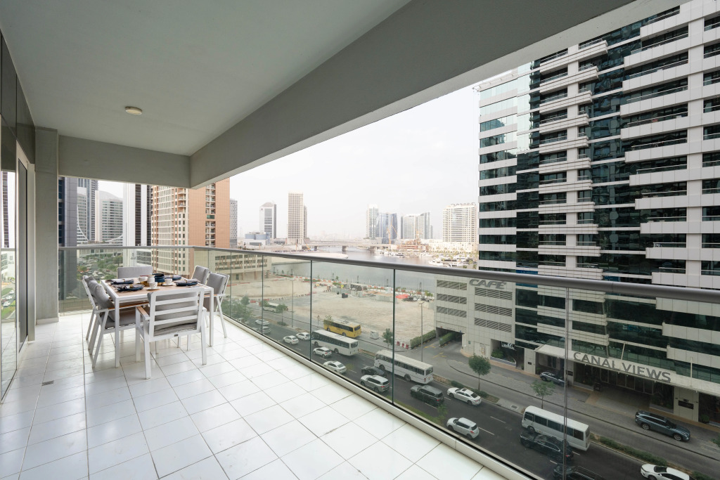 Апартаменты Keyrock Chic 2BR Escape Pool & Lake View