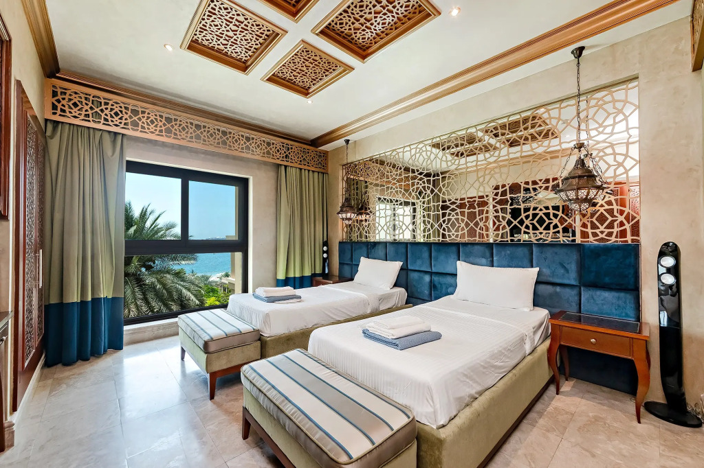 Апартаменты 2b Fairmont Residence Palm Jumeira sea view