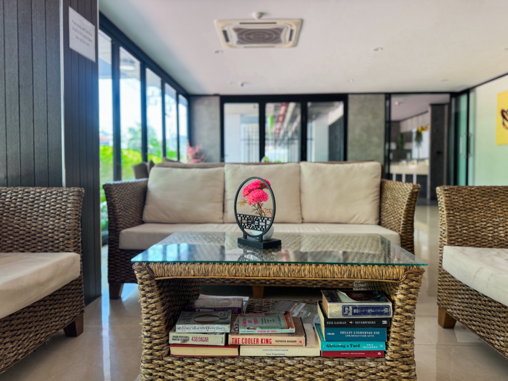 Квартира Cozy Design Studio by NaiHarn Beach & Lake ReLife