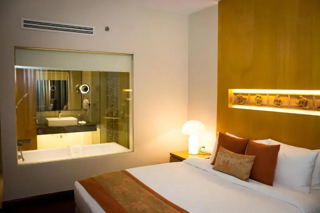 Lakeshore Suites, Banani