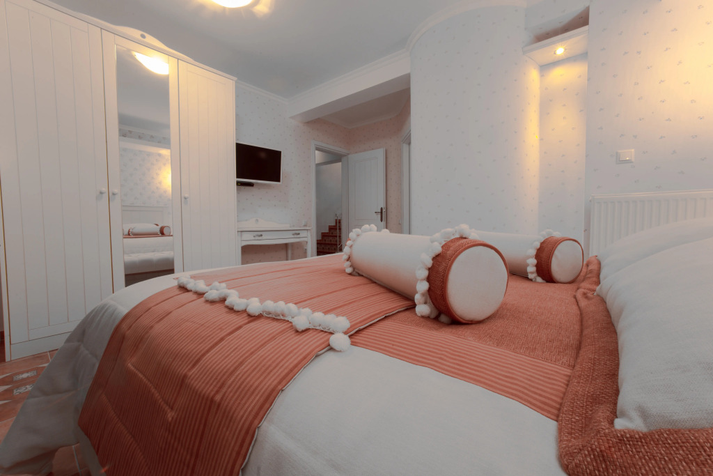 Вилла Toroni Luxury Villas- White Villa