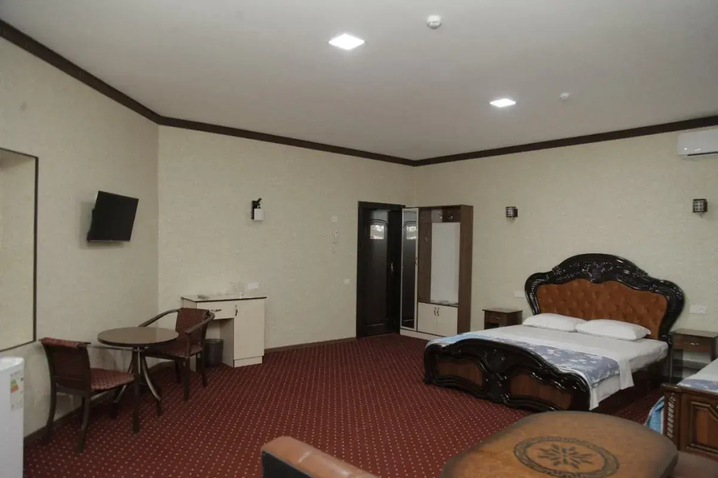 Mufarshox Hotel