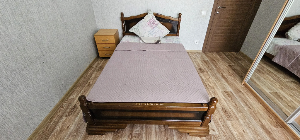 Квартира Трехкомнатные на Емлютина