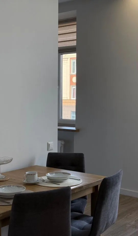 Квартира Атмoсферная Cталинка 50 М² С Видом На Oпеpный Теaтр