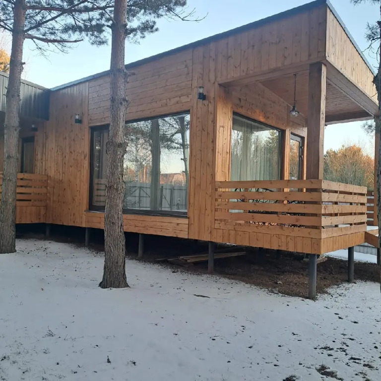 Частный дом в соснах с баней и чаном