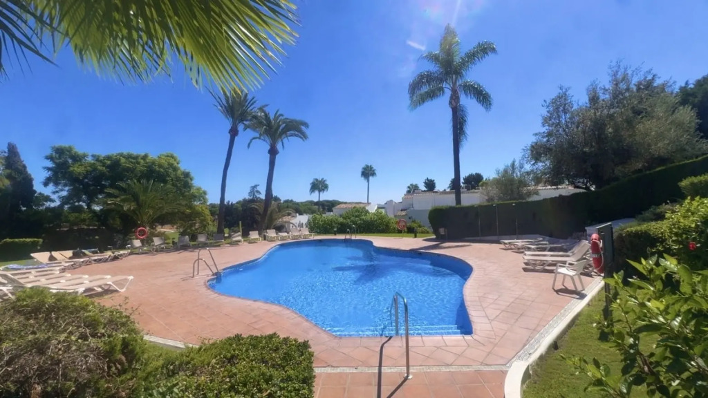 Вилла Townhouse in Marbella near Puerto Banus-Heated pool