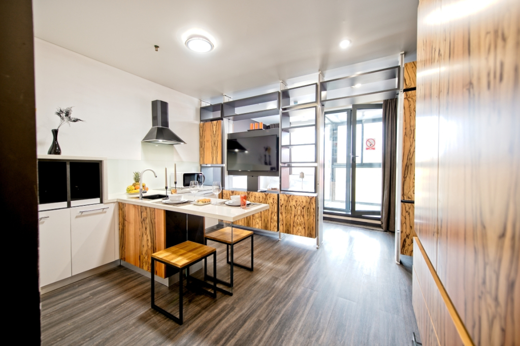 Апартаменты Студия с Балконом и Видом на Город Elite Apartments
